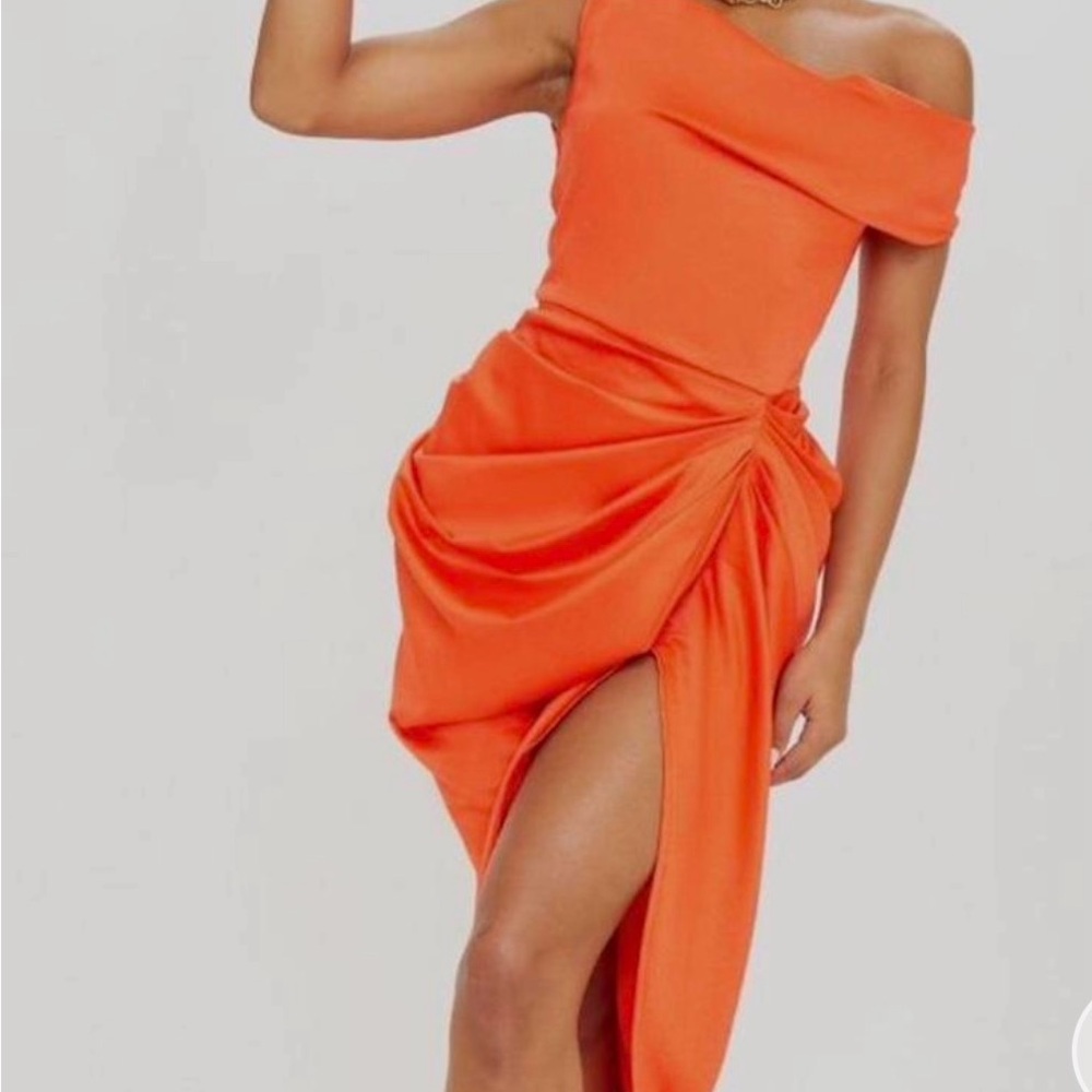 PrettyLittleThing Orange One-Shoulder Draped Midi Dress - Picture 3 of 3